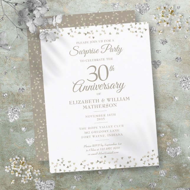 Överraskande 30-årsdag för Party Hearts Confetti Meddelande Vykort (Surprise Party 30th Anniversary Hearts Confetti Announcement Postcard)