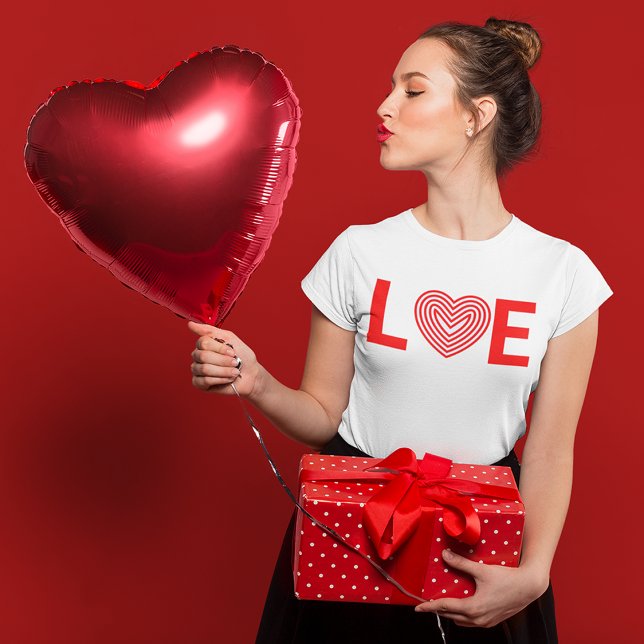 Överraskande Frieri T Shirt (Girl preparing for a lovely surprise)