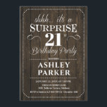 Överraskning 21:a födelsedagen Party - Rustic Wood Inbjudningar<br><div class="desc">Överraskad inbjudan till 21:a födelsedagspartiet. Enkel klassdesign med mörk brun rustik ved mönster och vitt skript. Överraskad dag firande för man eller kvinna. Kan anpassas till vilken ålder som helst!</div>