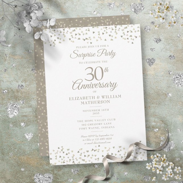 Överraskning 30-års bröllopsjubileum Hjärtan Konfe Inbjudningar (Surprise 30th Wedding Anniversary Hearts Confetti Invitation)