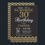 Överraskning 40:e födelsedagsinbjudan Guld Glitter Inbjudningar<br><div class="desc">Överraskad inbjudan till 30års födelsedag med Guld Glitter Chevron. Chalkboard. Svarta och Guld Glitter. Vuxen födelsedag. Man eller Women Bday Inbjudan.
Om du vill göra ytterligare anpassningar klickar du på knappen Anpassa och användor verktygen som är utformat för att ändra mallen.</div>