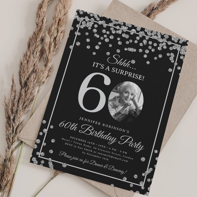 ÖVERRASKNING Foto 60 Födelsedag Silver Glitter Kon Inbjudningar (SURPRISE Photo 60 Birthday Silver Glitter Confetti Invitation)