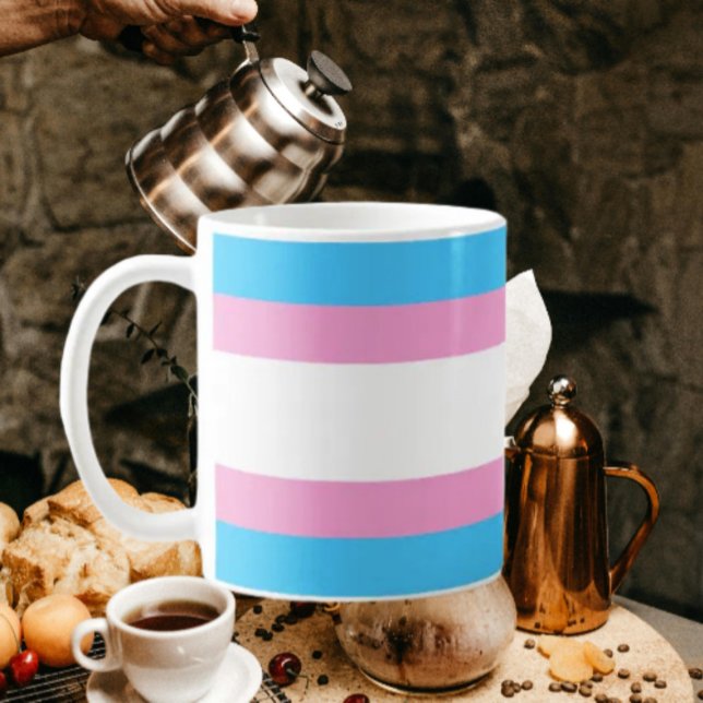 Överskrida med stolthet kaffemugg (Skapare uppladdad)