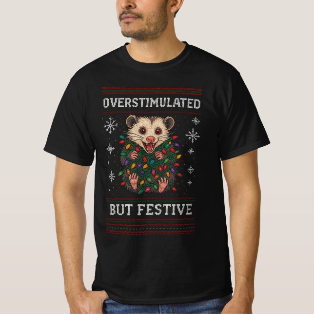 Överstimulerad men festlig pungråtta jul meme  t shirt (Framsida)
