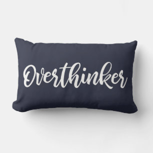Övertänkare enkel aptitlig ångest Humor typografi Lumbarkudde