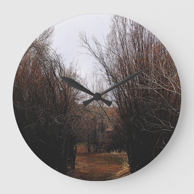 Övertillväxt för fallande banack stor klocka (Framsida)