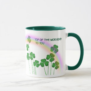 Överträffa av morgonst patrick's dayshamrocksna mugg