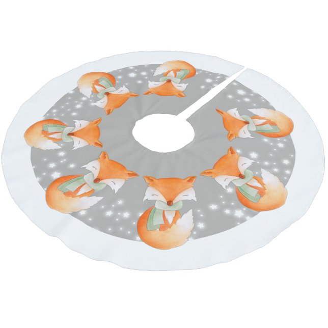 Övervintra räven som slås in upp i snöträdskjortan julgransmatta borstad polyester (Vinklad)