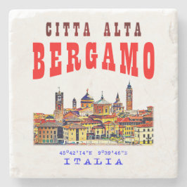 Övre staden (Citta Alta) i Bergamo. Italien. Stenunderlägg