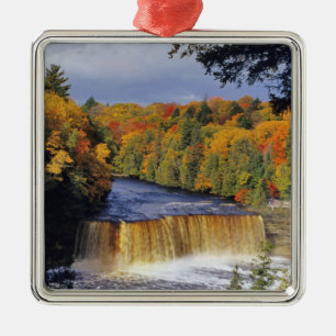 Övre Tahquamenonfallen i UP Michigan på hösten Julgransprydnad Metall
