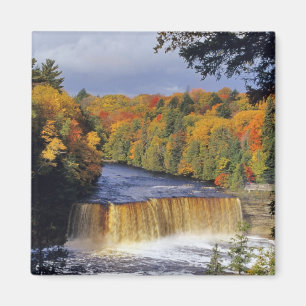 Övre Tahquamenonfallen i UP Michigan på hösten Magnet
