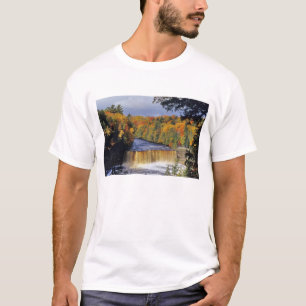 Övre Tahquamenonfallen i UP Michigan på hösten Tröja