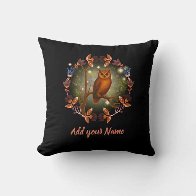 Owl on a branch Throw Pillow Kudde (Framsida)