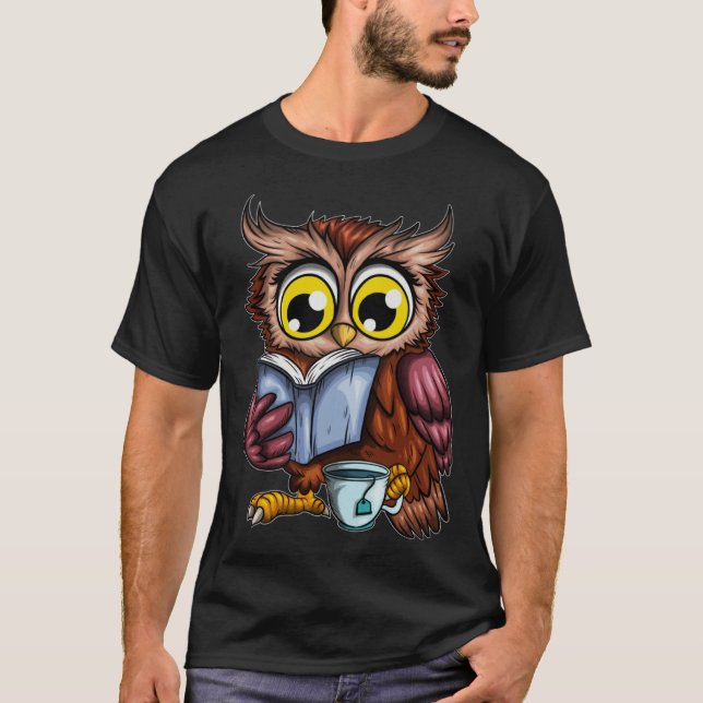 Owls Book Newspaper Crime Novel Hot Tea Cup Owl Re T Shirt (Framsida)