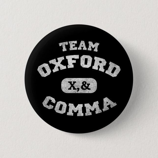 Oxford Comma Team 819 Knapp (Framsida)