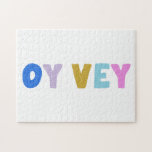 Oy Vey Funny Yiddiskuttryck Cute Colorful  Pussel<br><div class="desc">Det här söta pusslet har helt enkelt det gula ordspråket Oy Vey i färglöst modern skrift. Underbar presentidé.</div>