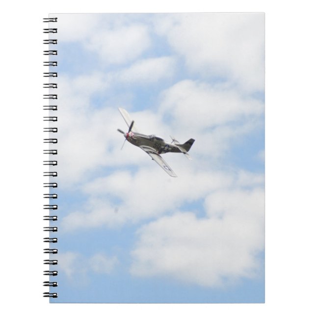 P51 Mustang under flygning Anteckningsbok (Framsidan)