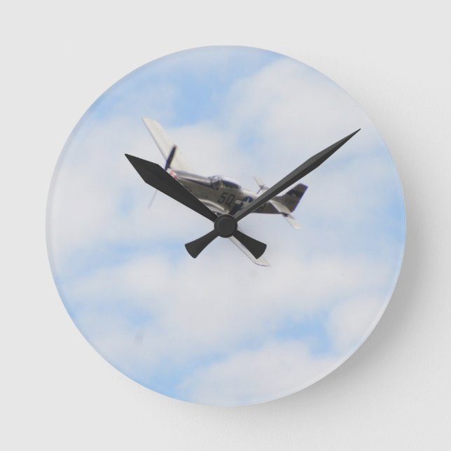 P51 Mustang under flygning Rund Klocka (Framsida)