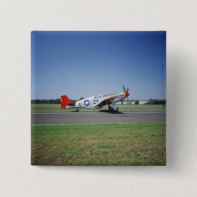 P-51 C Tuskegee Red Tail-flygplan på CAF Air Knapp (Framsida)