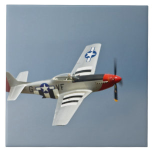 P-51D Mustang-fighterplan med D-dagsmarkeringar fl Kakelplatta