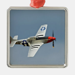 P-51D Mustang jaktplan med D-dagens märkning flyga Julgransprydnad Metall