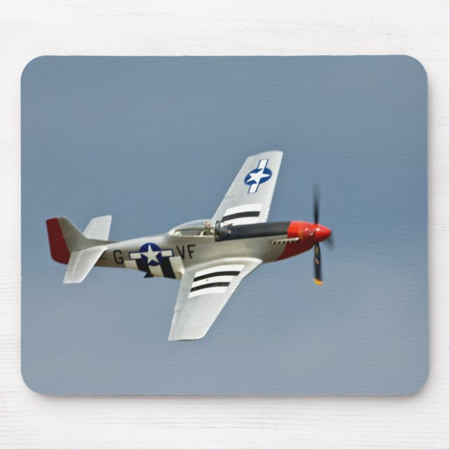 P-51D Mustang jaktplan med D-dagsmarkeringar flyga Musmatta (Framsidan)