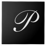 P Monogram inledande vit på svart Kakelplatta<br><div class="desc">Classic White Brev Monogram på Black Background,  P.</div>