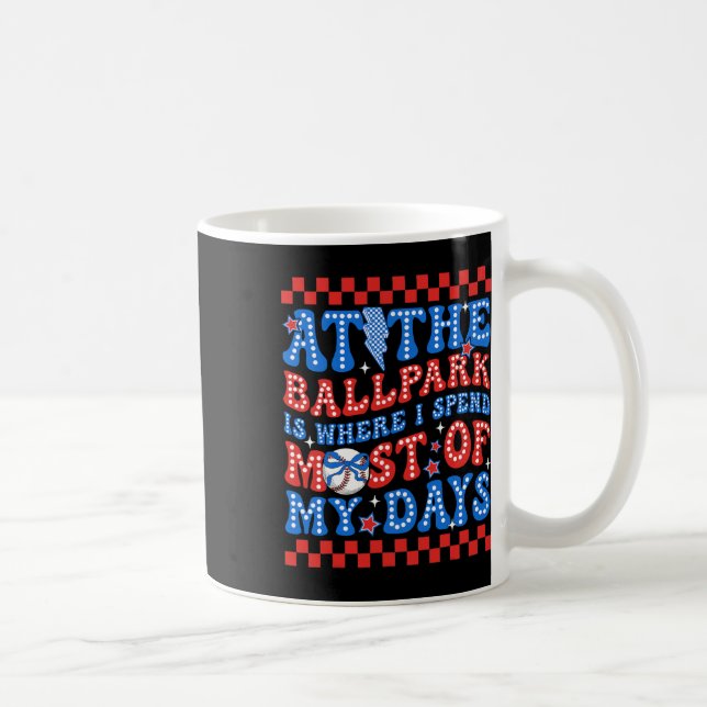 På Byllpark Tillbringar Jag Största Delar Av Mina  Kaffemugg (Höger)