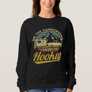 På campingplatsen njuter jag av att koppla upp hus t shirt