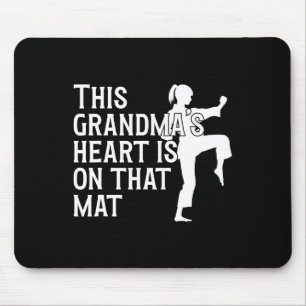 På denna Mat Karate Grandma Proud Karate Grandmoth Musmatta