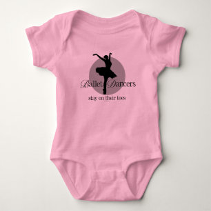 På deras leksaker (Ballet) Baby-kostym T Shirt