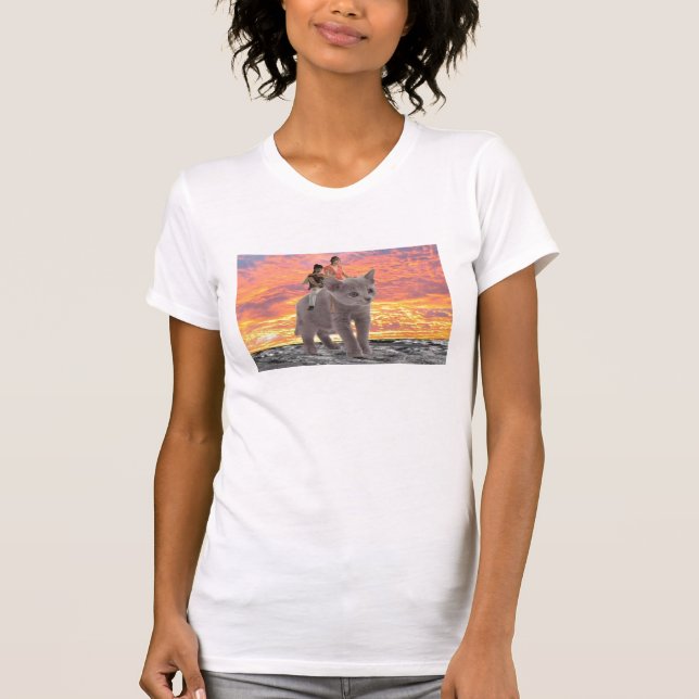 på en kittiekatt tee shirt (Framsida)