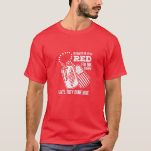 På Fredag, vi Bära Red American Flagga Chain Veter T Shirt