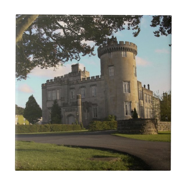 På Irland ska inloppet till Dromoland Castle-sidan Kakelplatta (Framsidan)