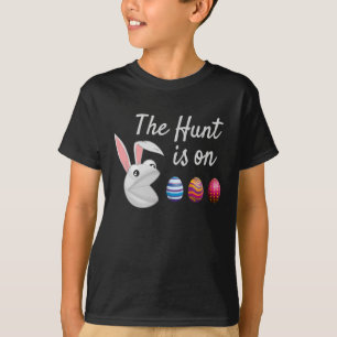 På jakt är Påskharen Äggsök T Shirt