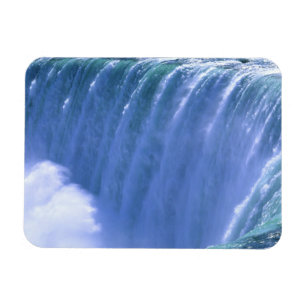 På kanten av kraftfulla Niagarafallen, New York Magnet