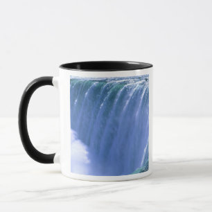 På kanten av kraftfulla Niagarafallen, New York Mugg