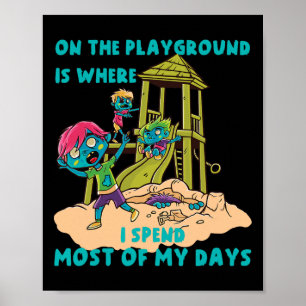 På lekplatsen Halloween Zombie Costume Poster