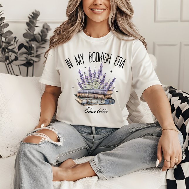 På min bokade Era-Anpassningsbar skirt för Bok Äls T Shirt (Bookish shirt, floral book shirt, book lover gifts, custom book shirt, student gift shirt, bookish)