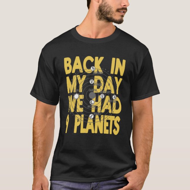 På min dag hade vi 9 planeter-plugin. t shirt (Framsida)