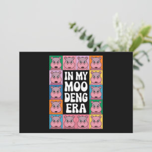 På min Moo Deng Era Moo Deng Hippo Älskare Inbjudningar
