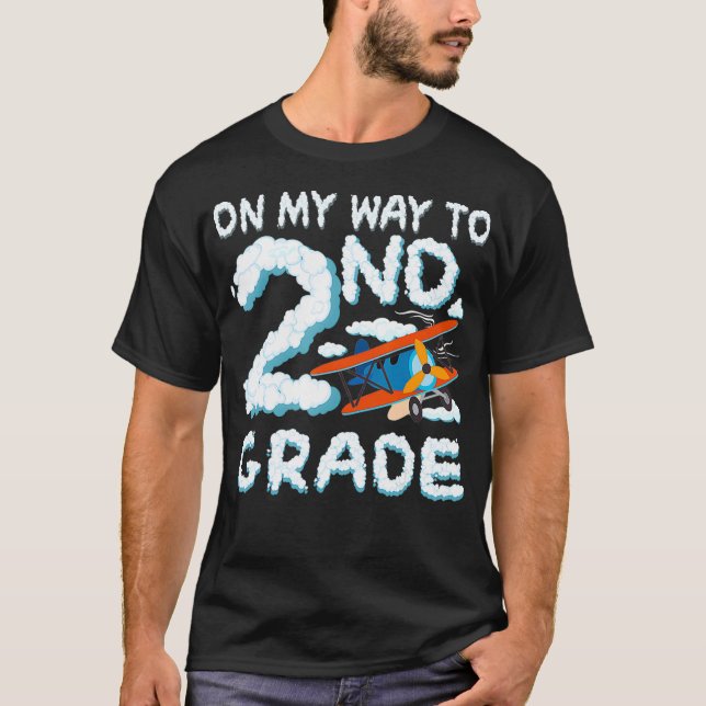 På min väg till andra flygplanet Klass 2:a Klass t Shirt (Framsida)