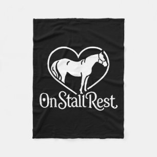 på Stall Rest, Heart Equestrian Horse Stable Fleecefilt