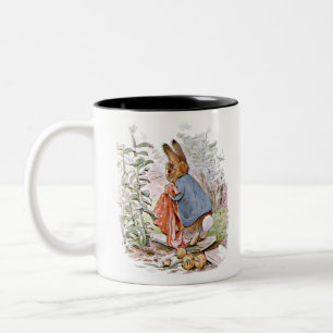 På vägen dit dränkte Peter de flesta lönen Två-Tonad Mugg