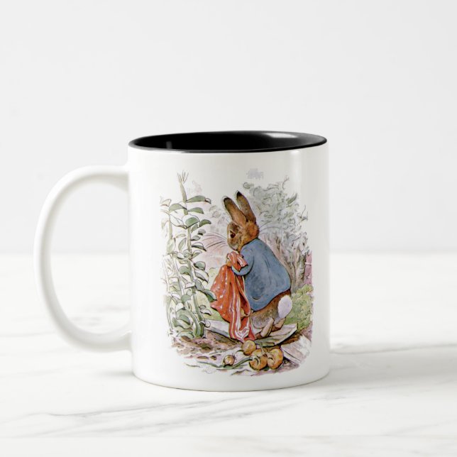 På vägen dit dränkte Peter de flesta lönen Två-Tonad Mugg (Vänster)