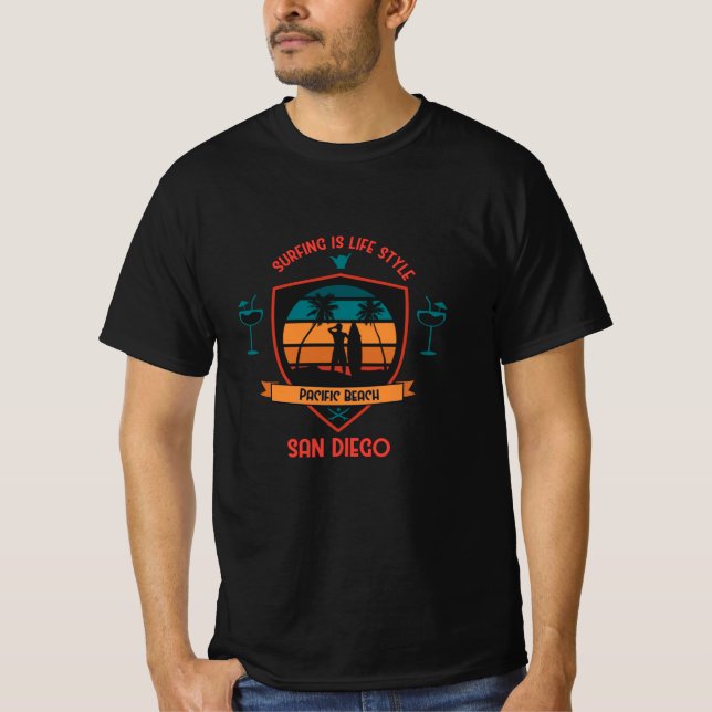 Pacific Beach Surfing San Diego Surfer T Shirt (Framsida)