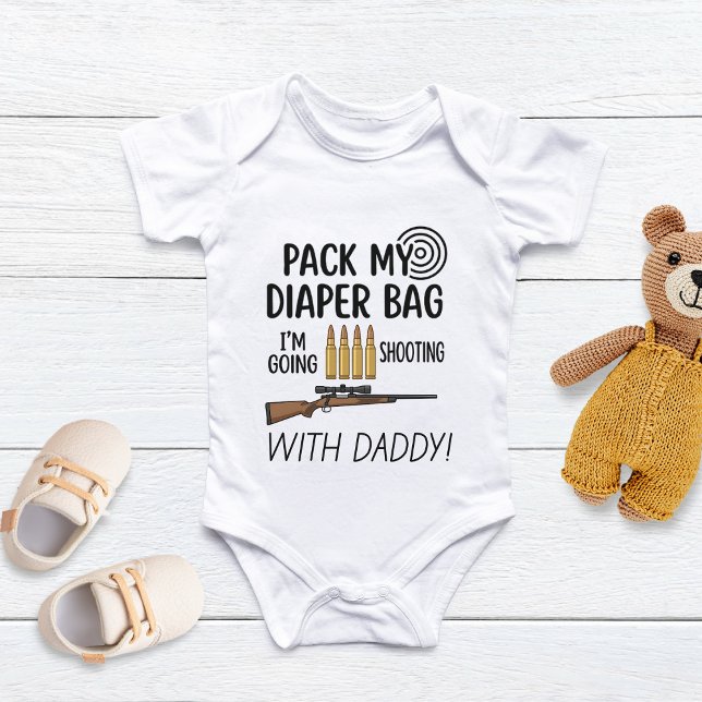 Pack My Diaper Bag I'm Going Shooting With Daddy T Shirt (Skapare uppladdad)