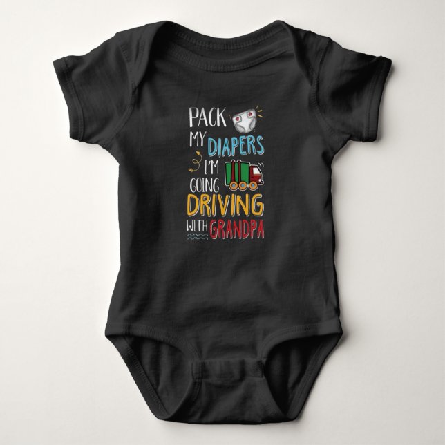 Pack my diapers i´m going driving with grandpa t shirt (Framsida)