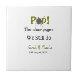 Packa champagnen vi fortfarande gör guld grått-par kakelplatta