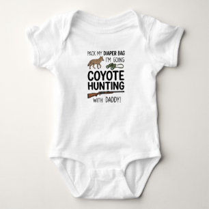 Packa Min Blöjbössa Jag Ska Jaga Coyote Med  T Shirt
